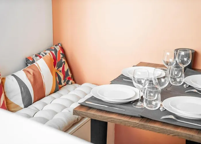 Atypical Duplex Downtown! * 보르도