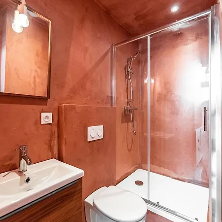 Atypical Duplex Downtown! Bordeaux